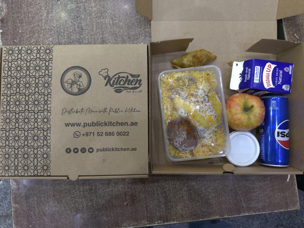 Iftar box distribution in Dubai